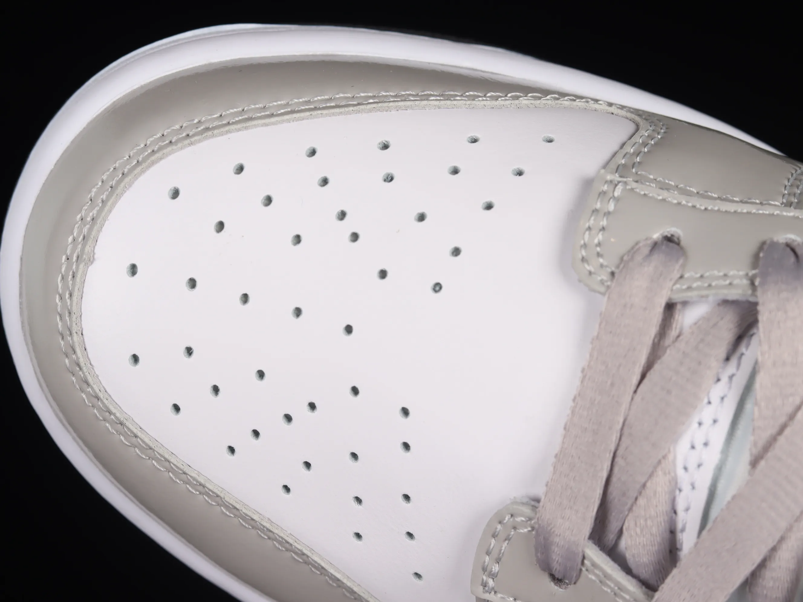 All Categories Nk SB Dunk Series Nk SB Dunk Low Low-top sneakers C version Nk Dunk Low "Light Iron Ore" Patent leather gray SB low-top sports and leisure sneakers DQ7576-001